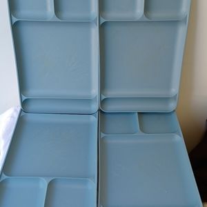 4 vintage Tupperware dining trays
